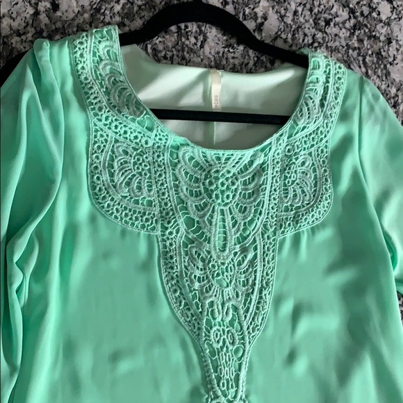 Mint Green Dress w/ Crotchet Design - Picture 5 of 6